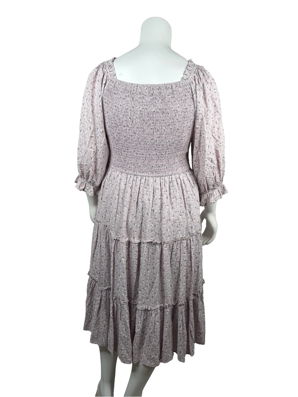 Ivy City Co Smocked Puff Sleeve Tiered Midi Dress in Light Lavender Sz. 1X - Picture 3 of 4